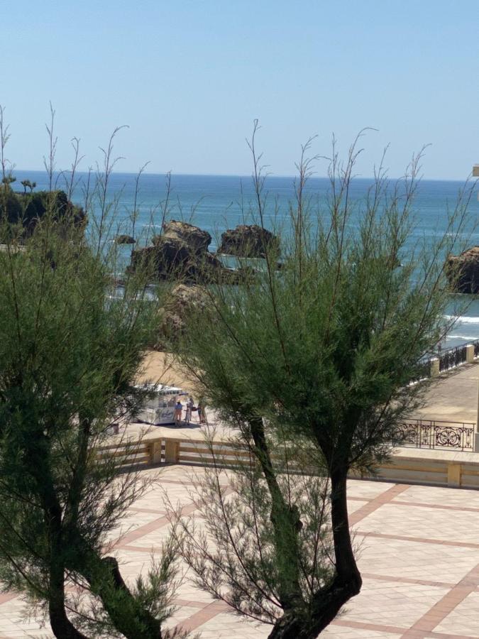 Chez Phil Et Dom Bed & Breakfast Biarritz Exterior photo