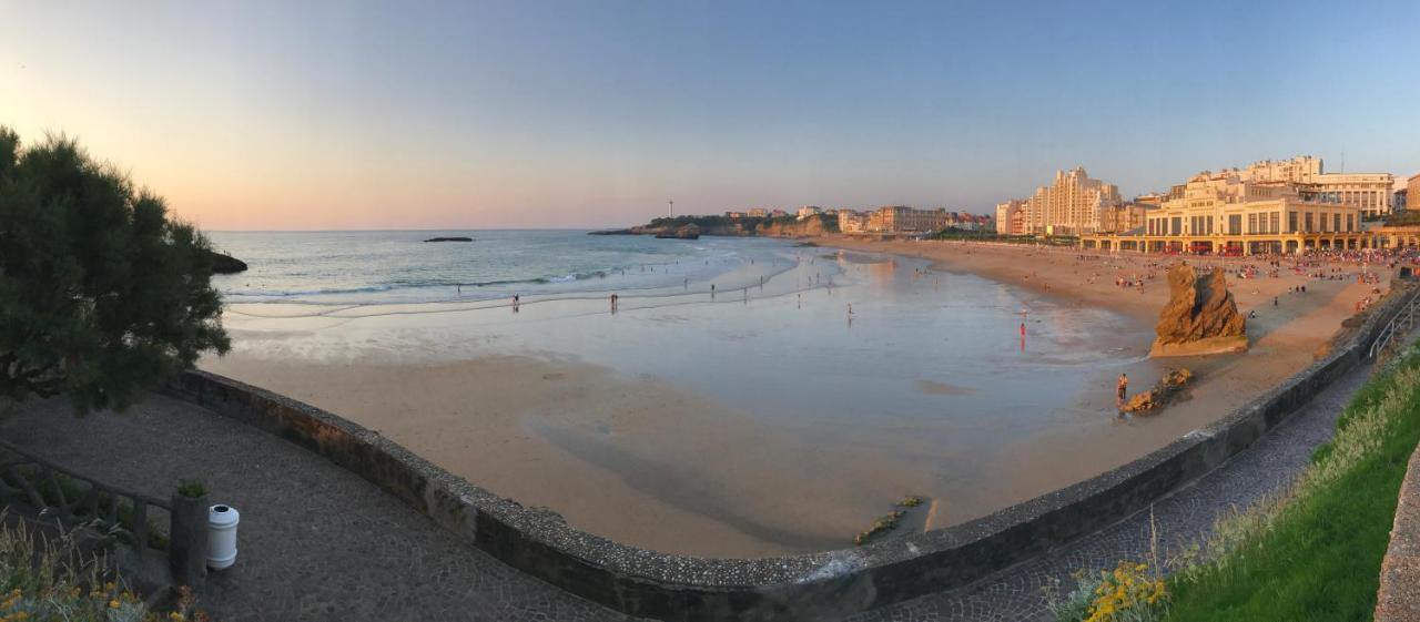 Chez Phil Et Dom Bed & Breakfast Biarritz Exterior photo