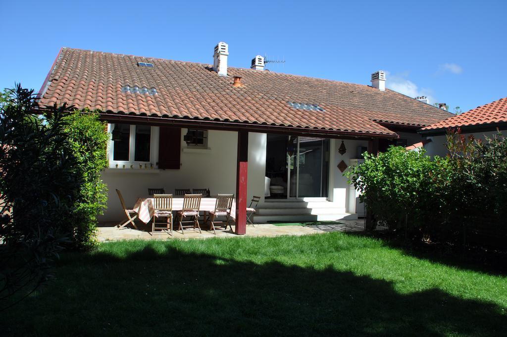 Chez Phil Et Dom Bed & Breakfast Biarritz Exterior photo