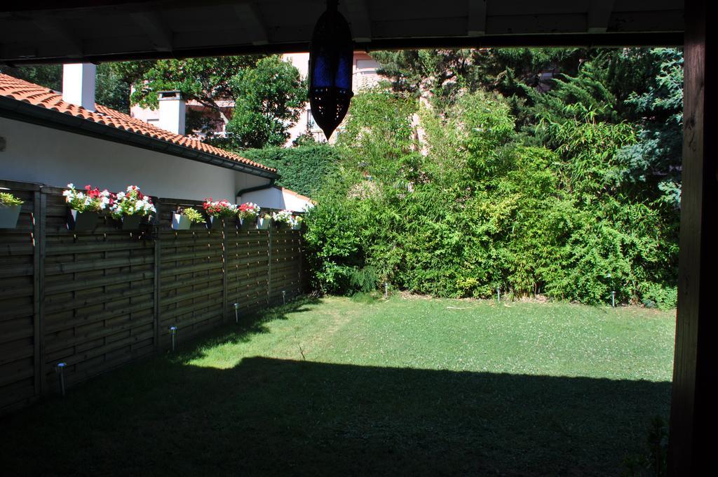 Chez Phil Et Dom Bed & Breakfast Biarritz Exterior photo