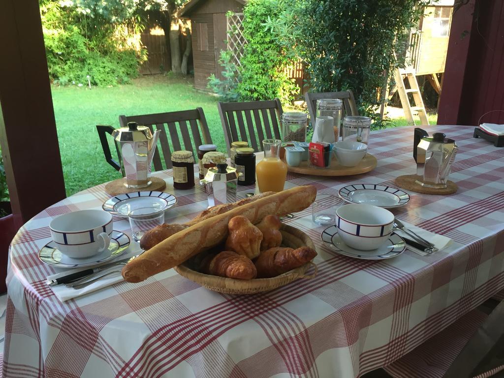 Chez Phil Et Dom Bed & Breakfast Biarritz Exterior photo