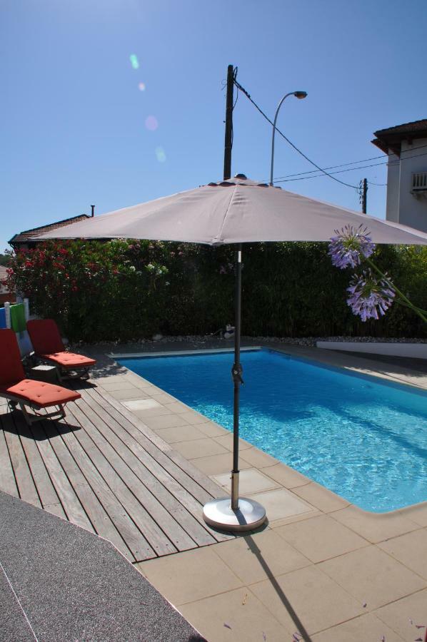 Chez Phil Et Dom Bed & Breakfast Biarritz Exterior photo